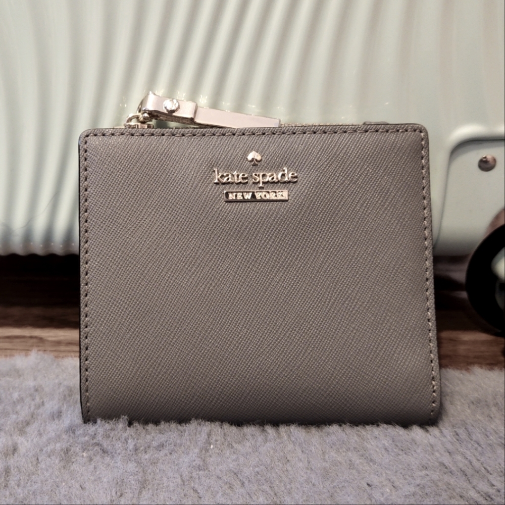 Kate Spade Wallet in Like NEW Condition